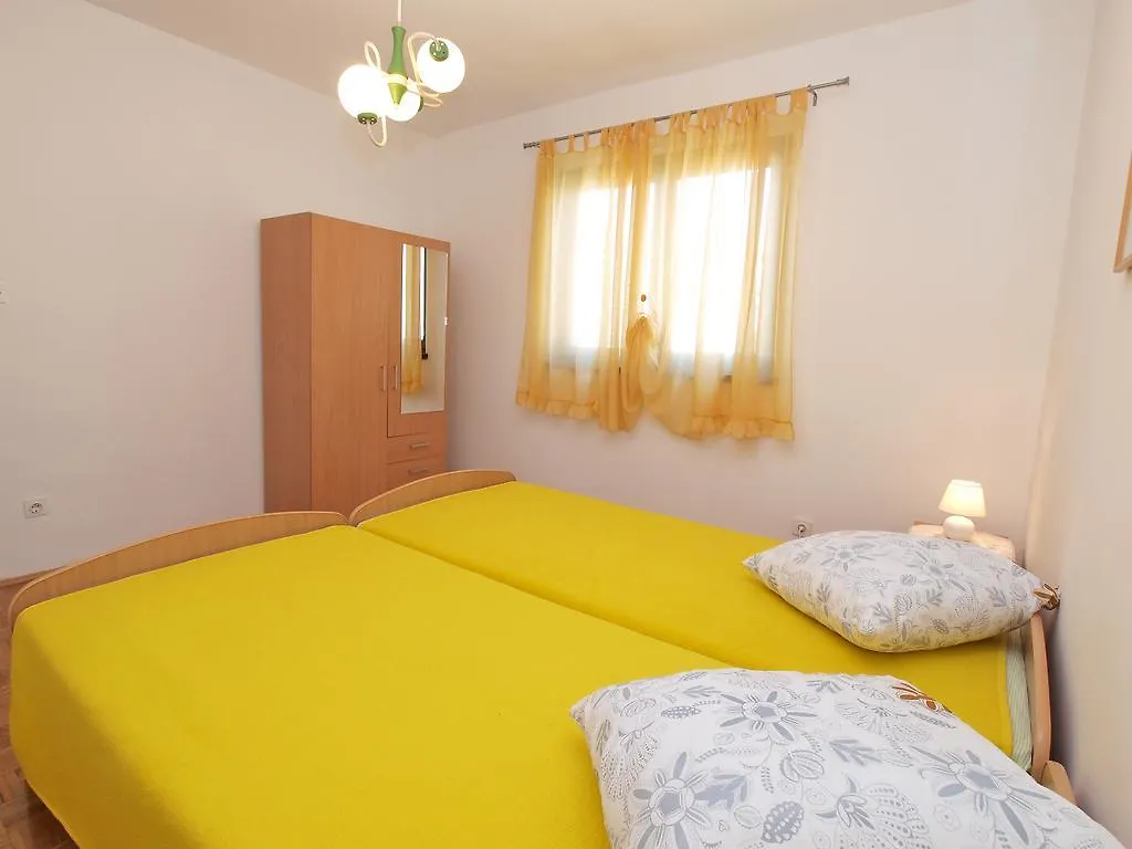 Apartment Gortanova 942 Pula