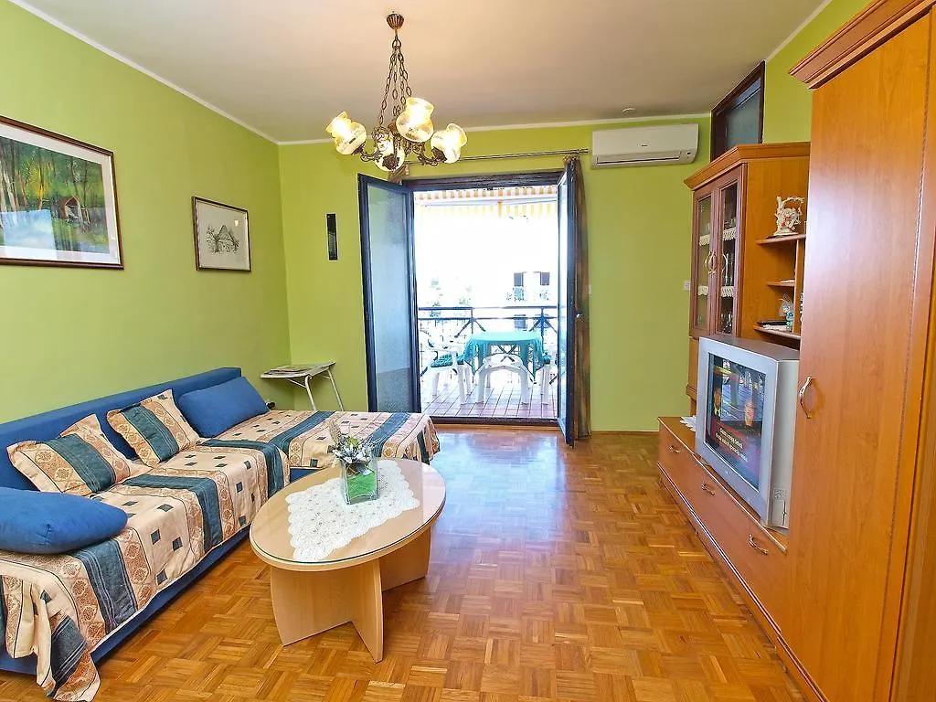 Apartment Gortanova 942 Pula