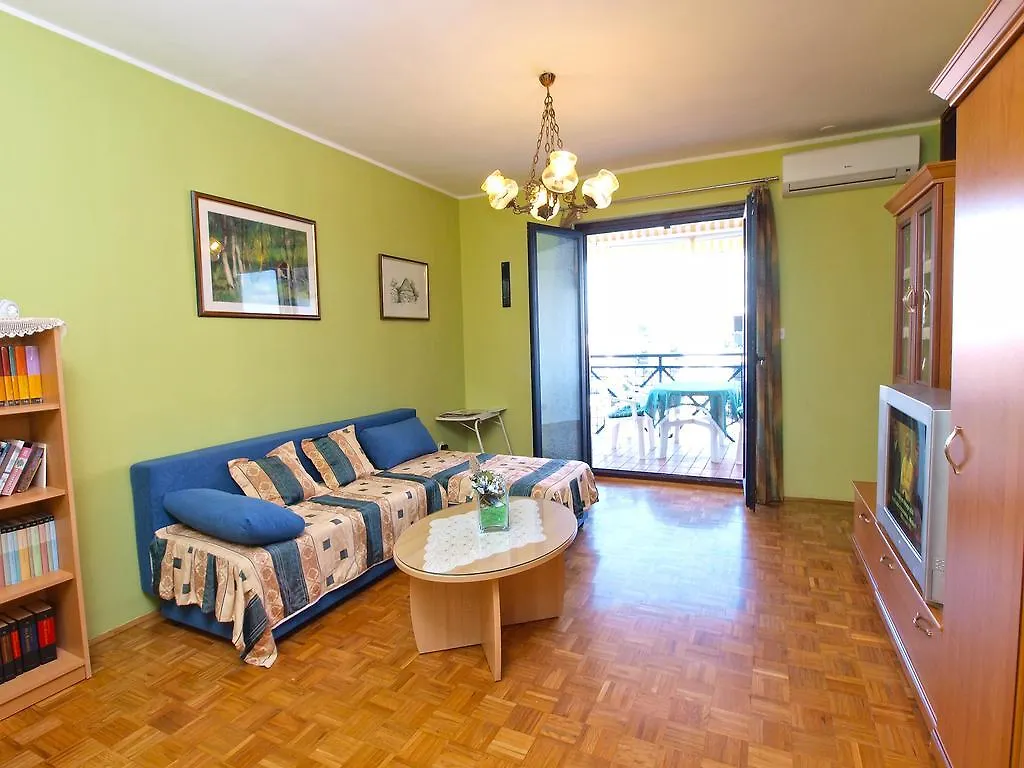 Apartment Gortanova 942 Pula